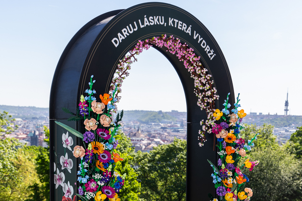 Daruj lásku oblouk Petřín 3